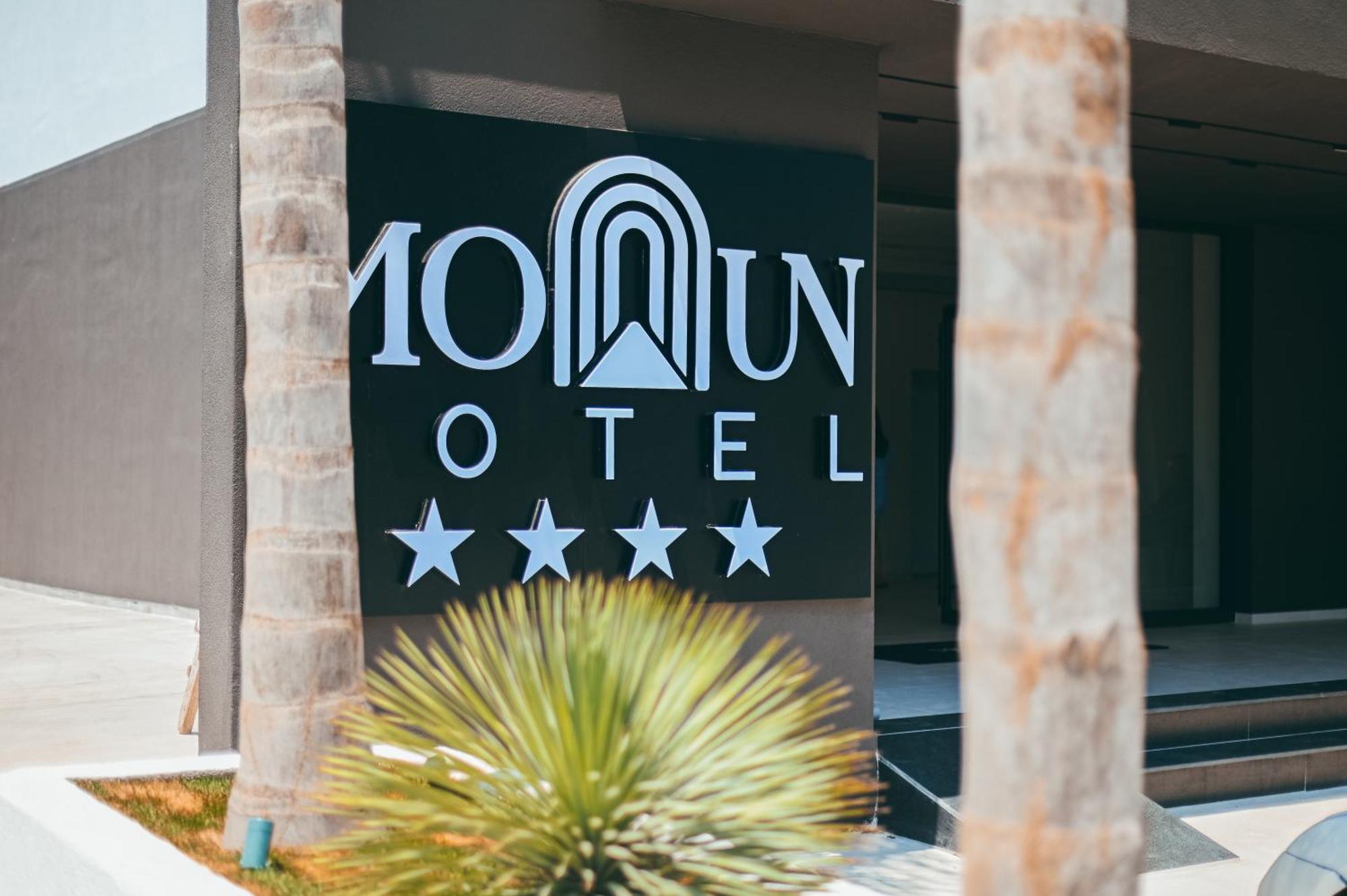 Monun Hotel Ksamil Eksteriør billede