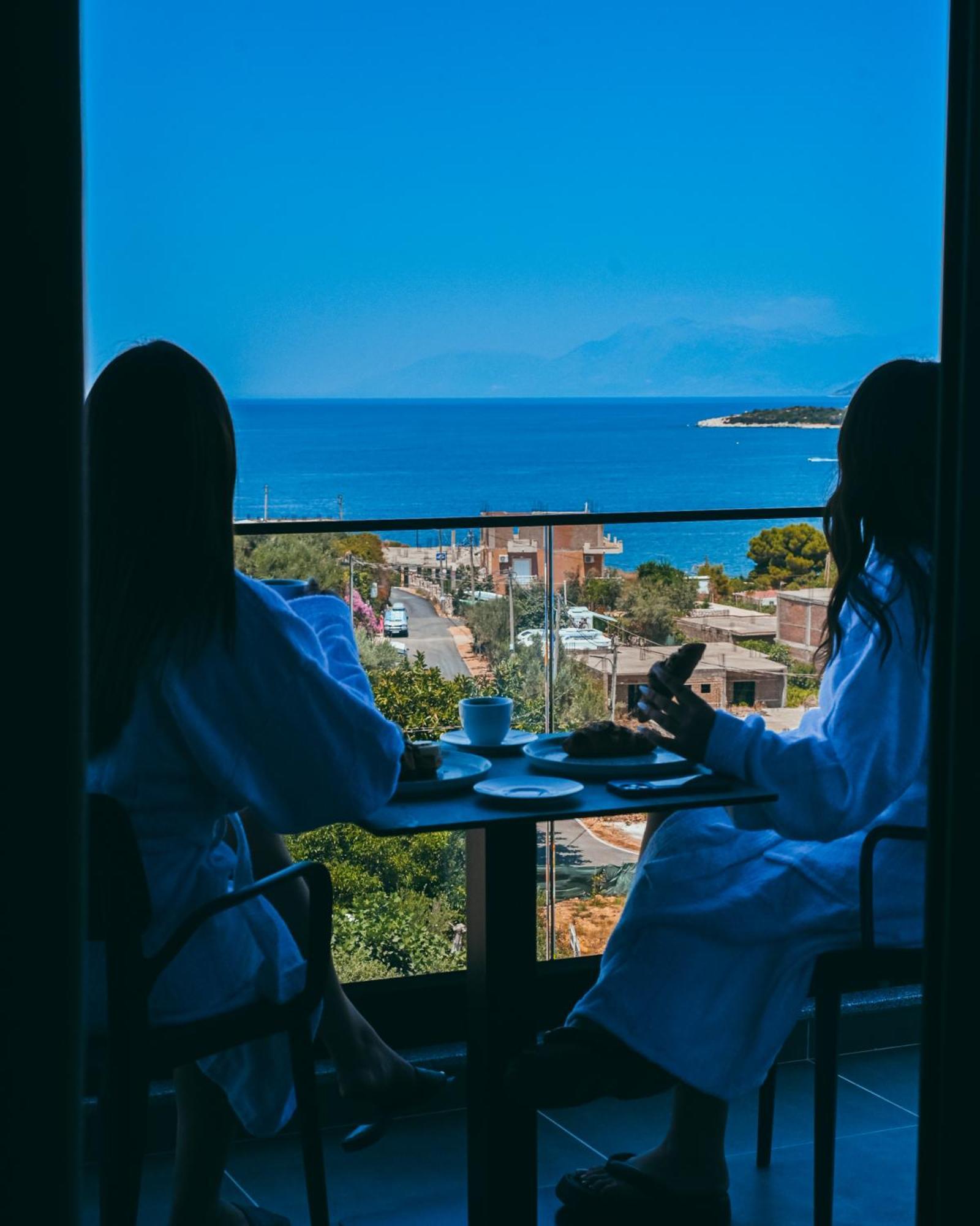 Monun Hotel Ksamil Eksteriør billede
