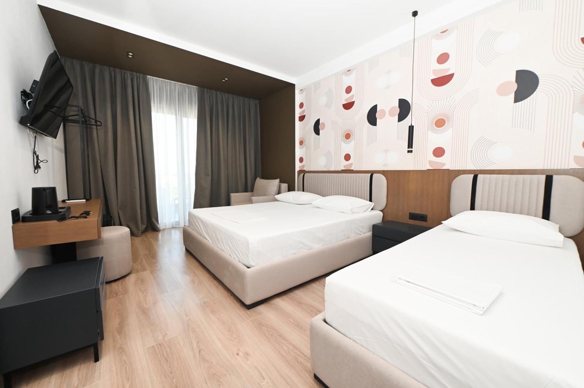 Monun Hotel Ksamil Eksteriør billede