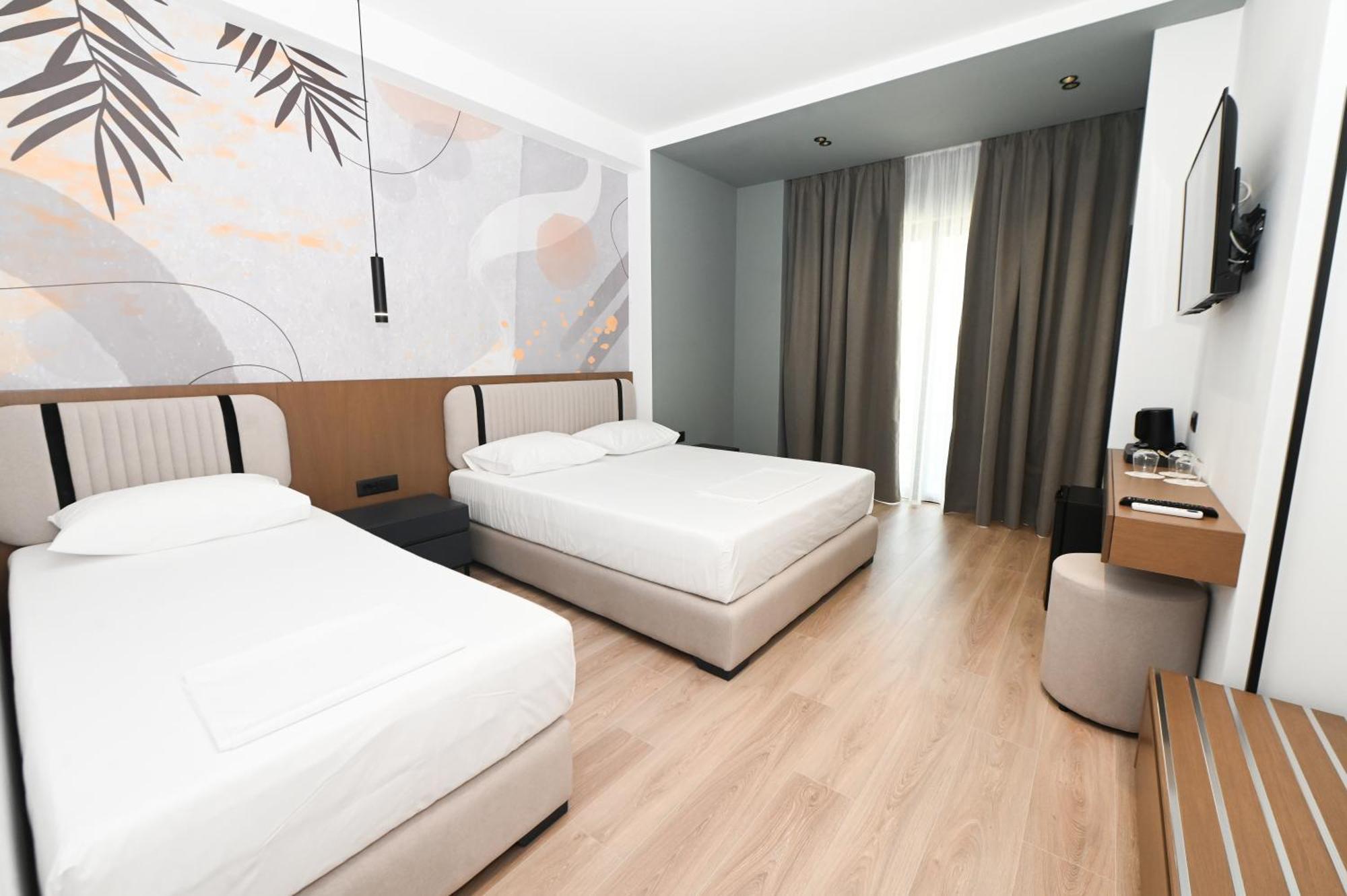 Monun Hotel Ksamil Eksteriør billede