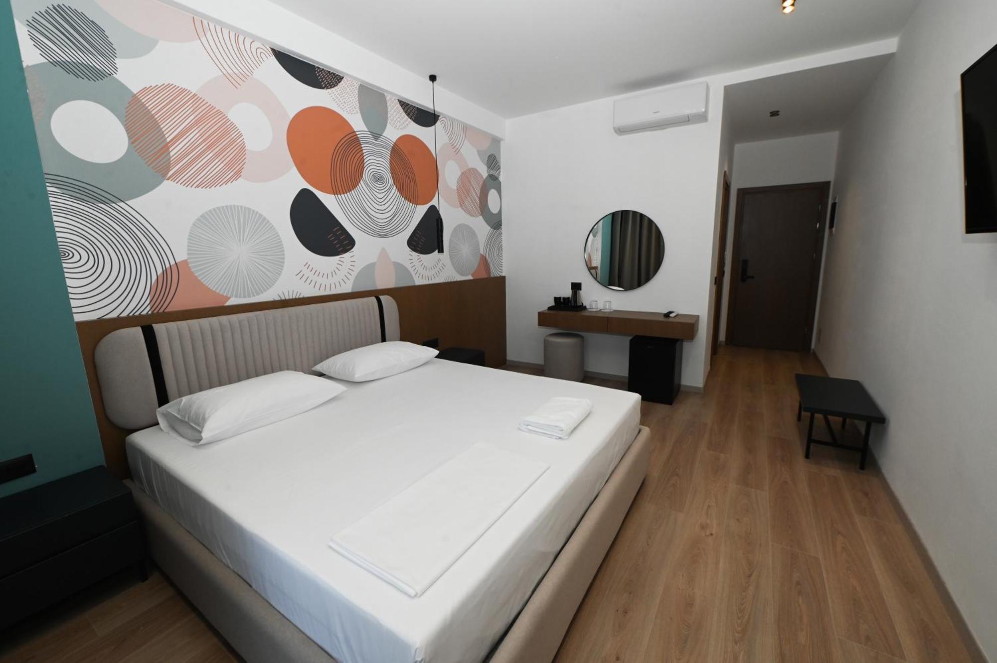 Monun Hotel Ksamil Eksteriør billede