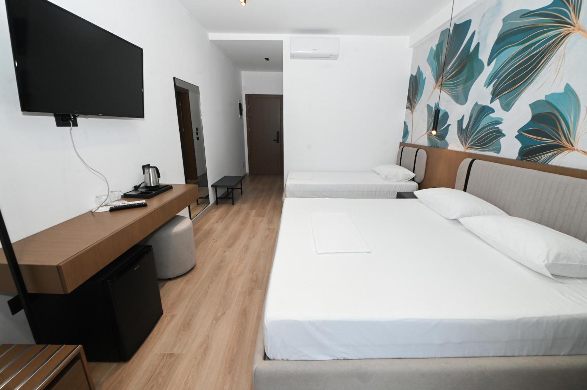 Monun Hotel Ksamil Eksteriør billede